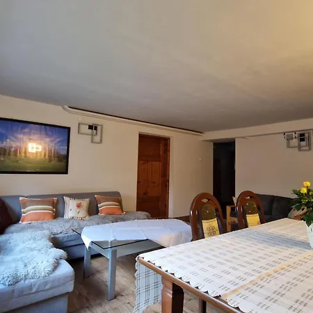 Homestay Goscinne U Landy Poronin